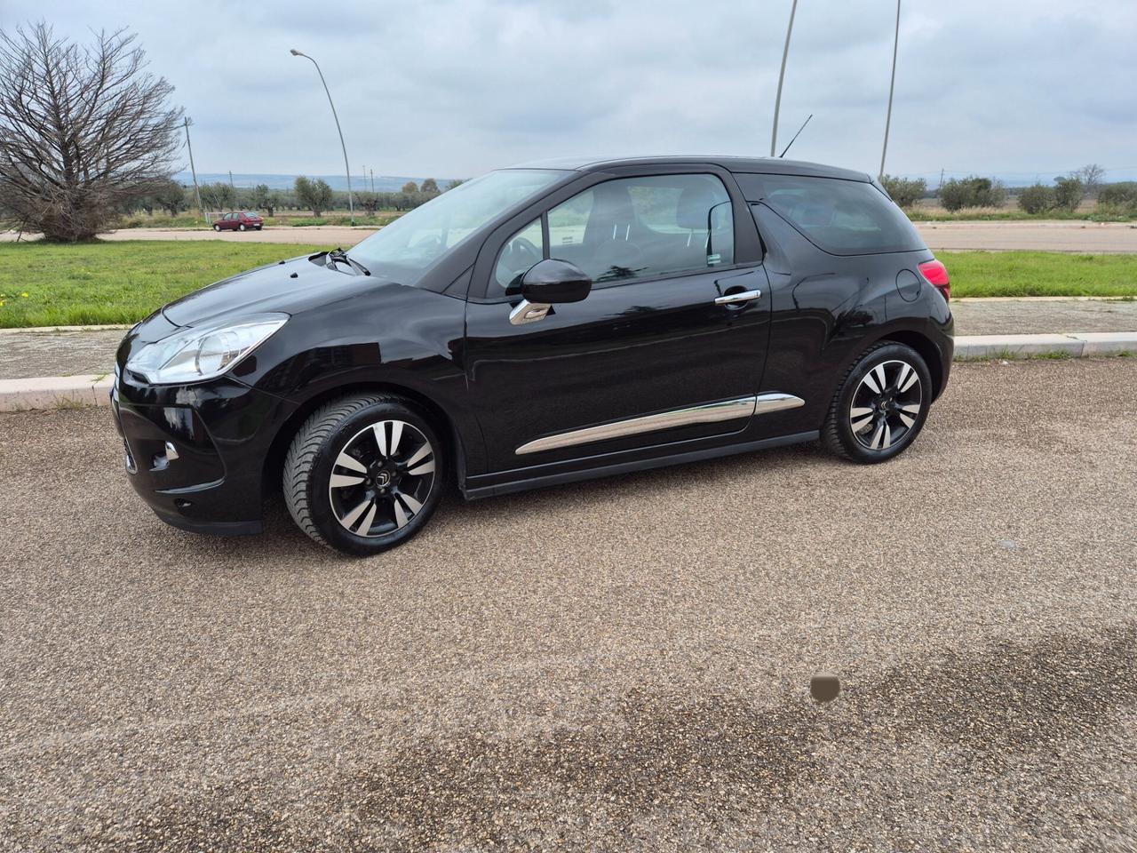 Citroen DS3 1.2 benzina 82cv so chic anno 2015