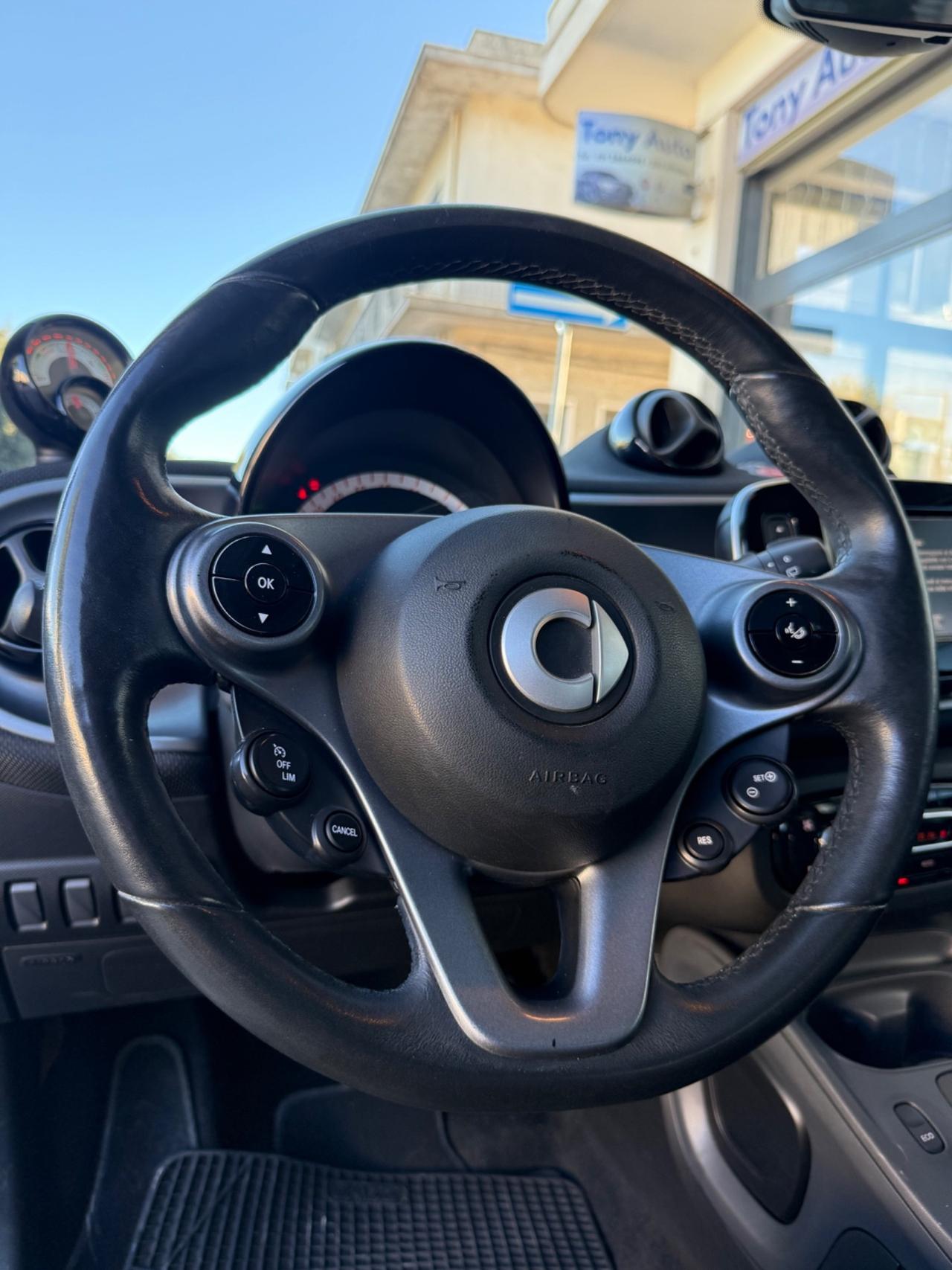 Smart ForTwo Prime TETTO PANORAMICO,INTERNI IN PELLE,TELECAMERA,NAVIGATORE.FULL LED,BLUETOOTH