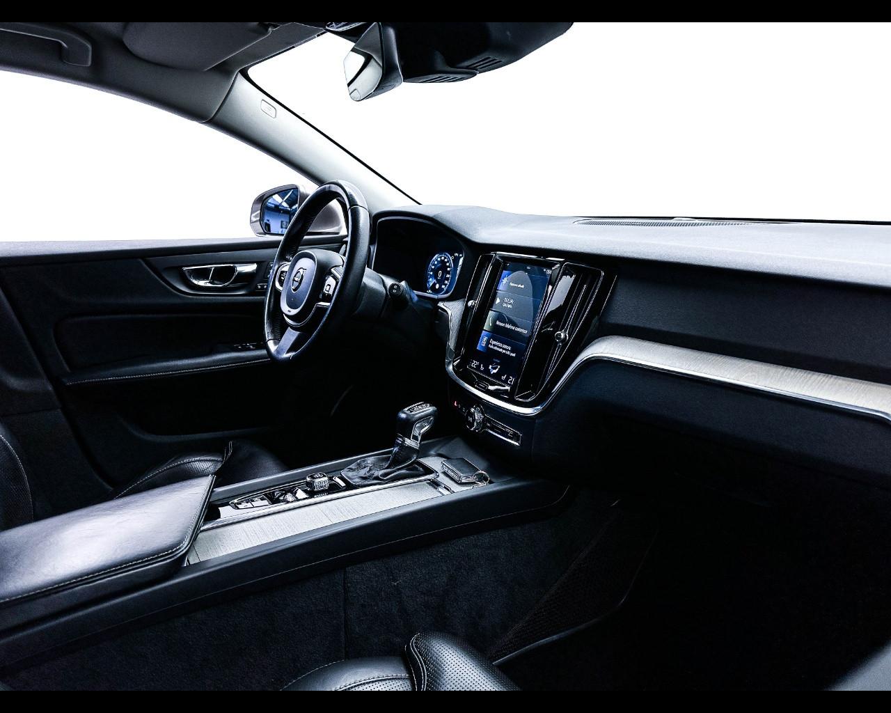 VOLVO V60 (2018-->) - V60 D4 Geartronic Inscription