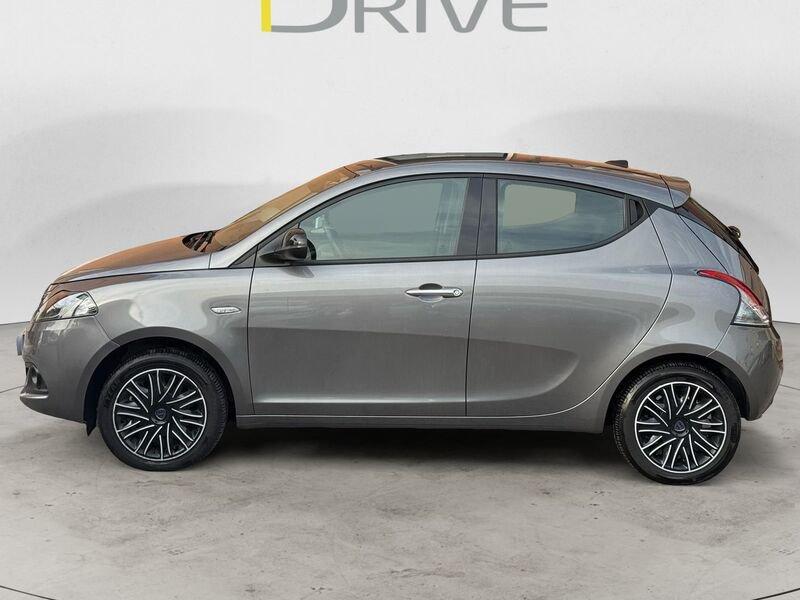 Lancia Ypsilon 1.0 FireFly Hybrid GOLD. grigio met.