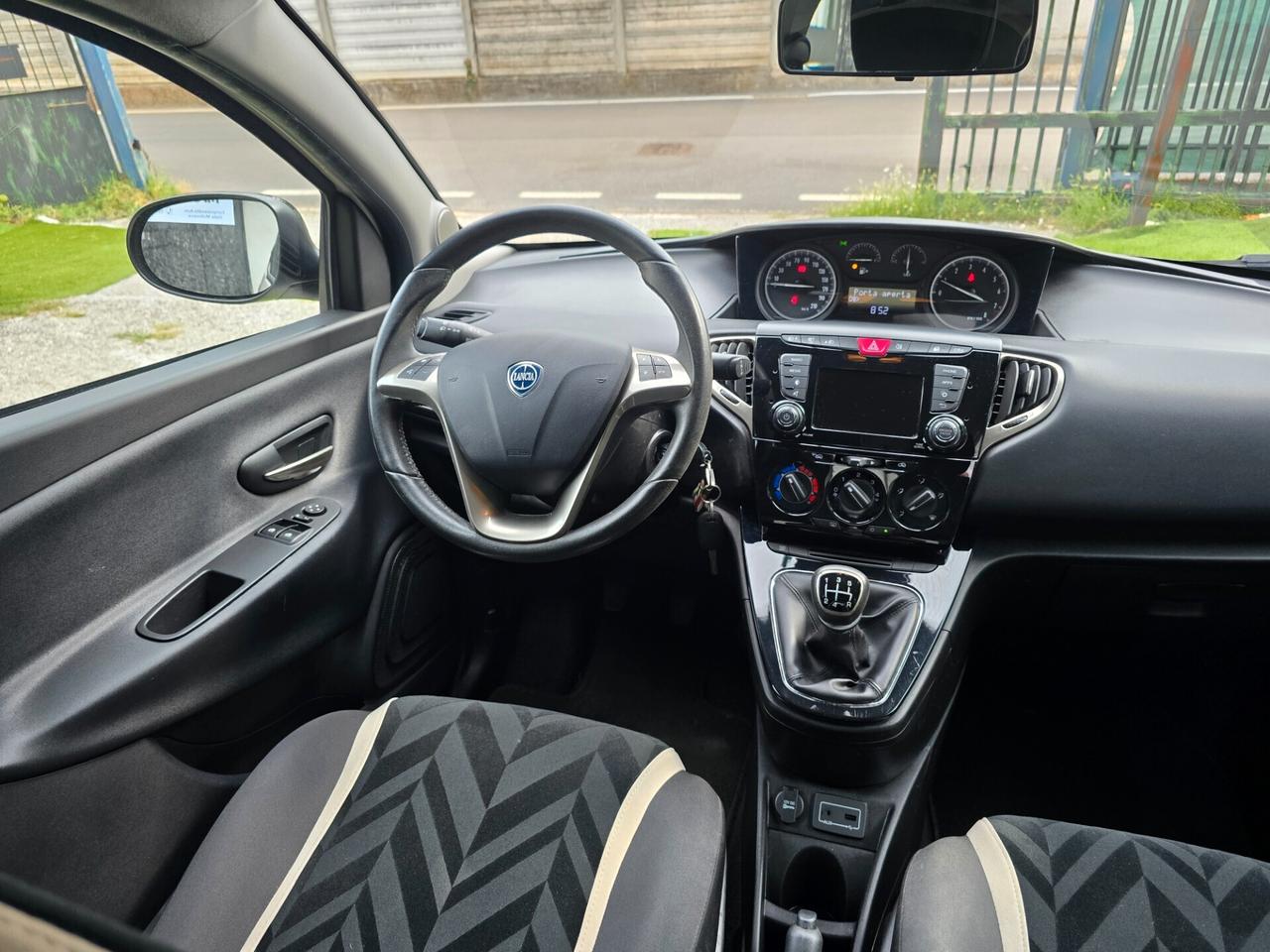 Lancia Ypsilon 1.2 69 CV solo 52000KM-2018