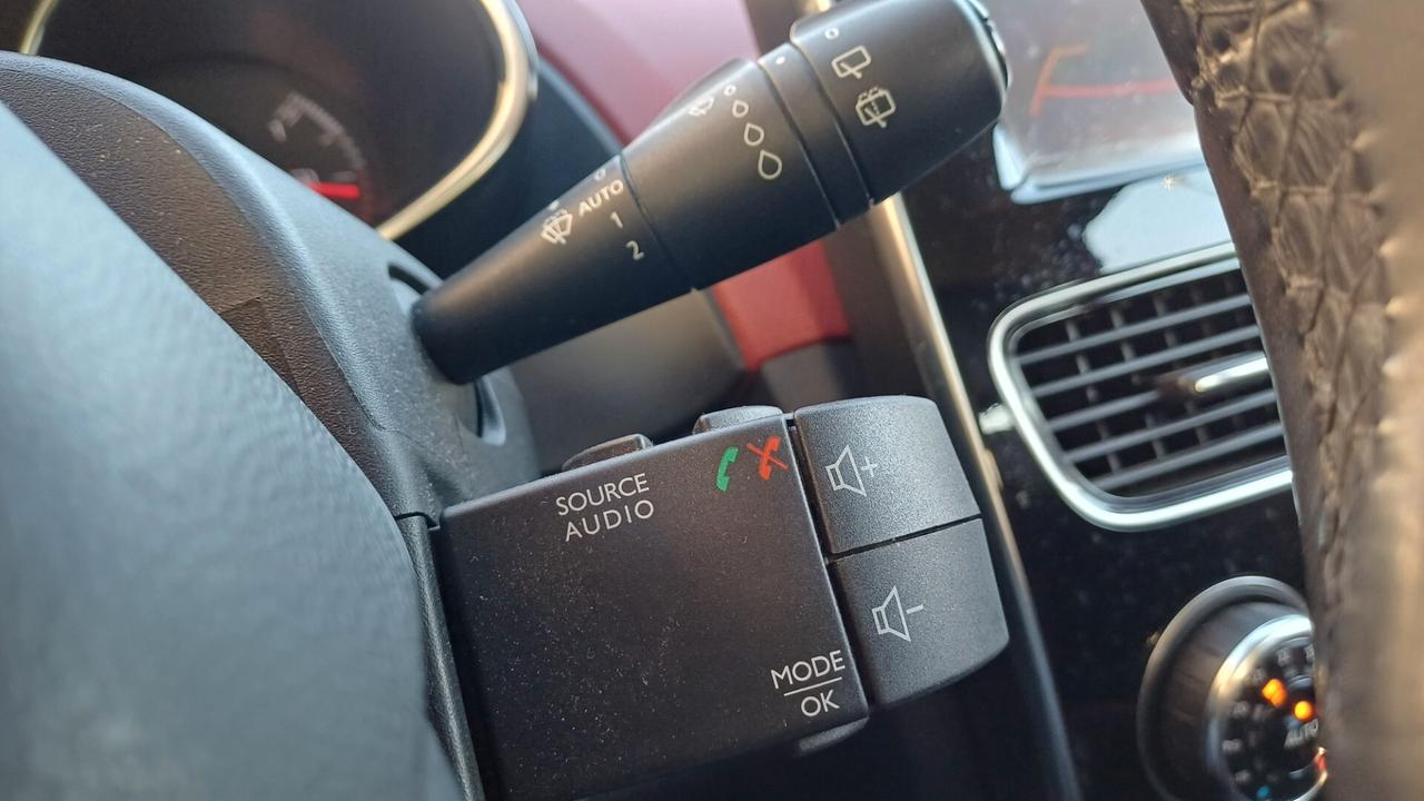 Renault Clio dCi 90CV Start&Stop 5 porte Energy Automatica neopatentati