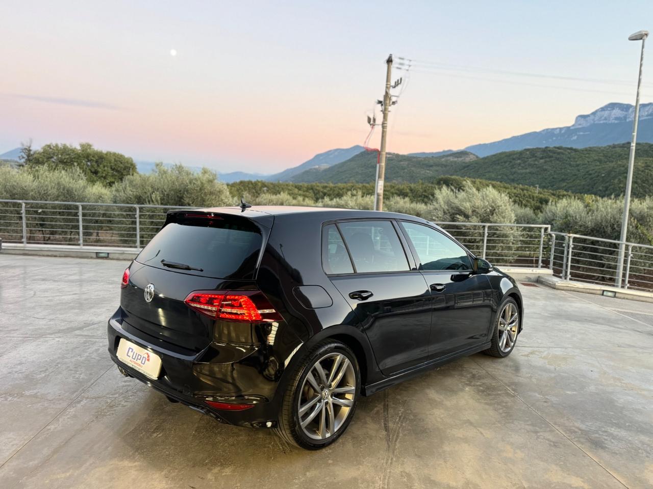 Volkswagen Golf 2.0 TDI 150cv 5p. Highline BlueMotion Technology R-Line
