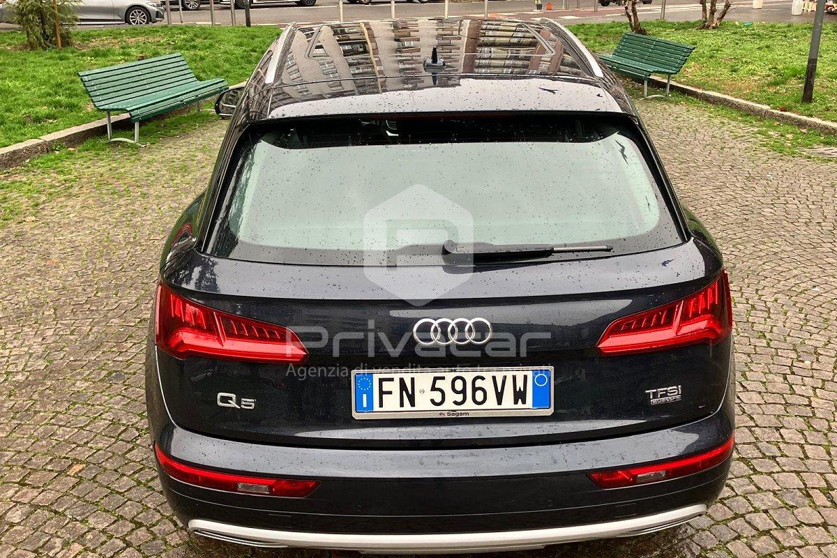 AUDI Q5 2.0 TFSI quattro S tronic Business Sport