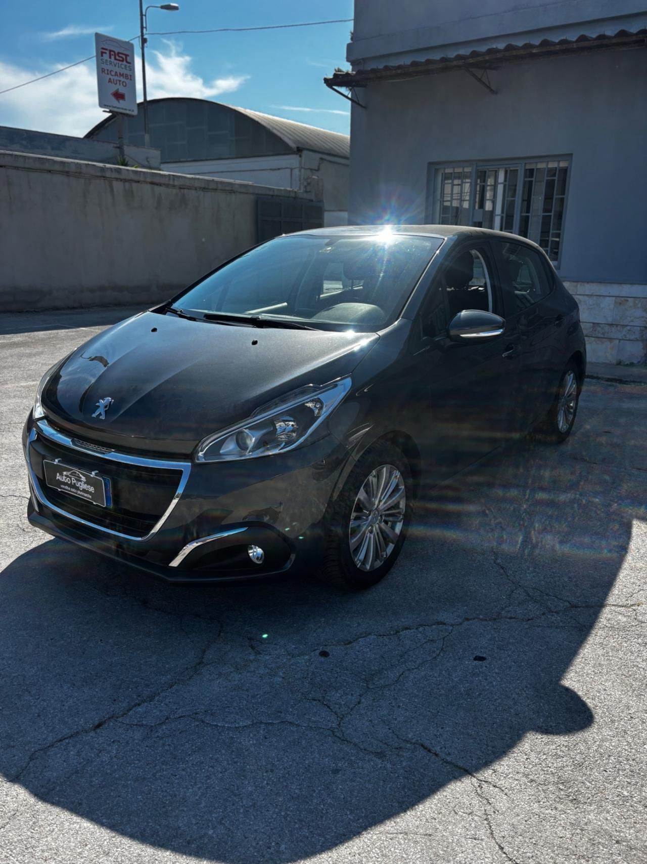 Peugeot 208 PureTech 82 5 porte Allure