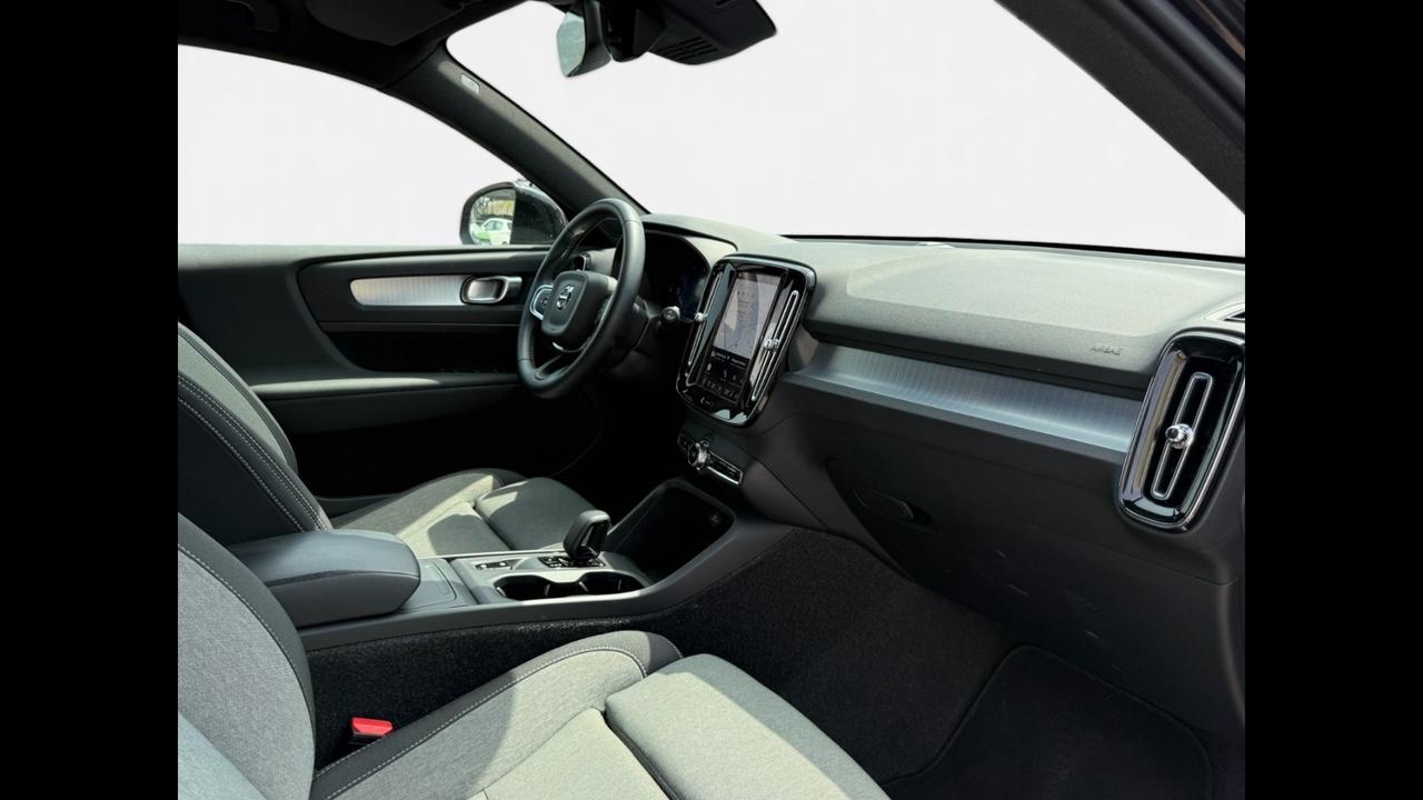 VOLVO XC40 2023 - XC40 2.0 b3 Core auto