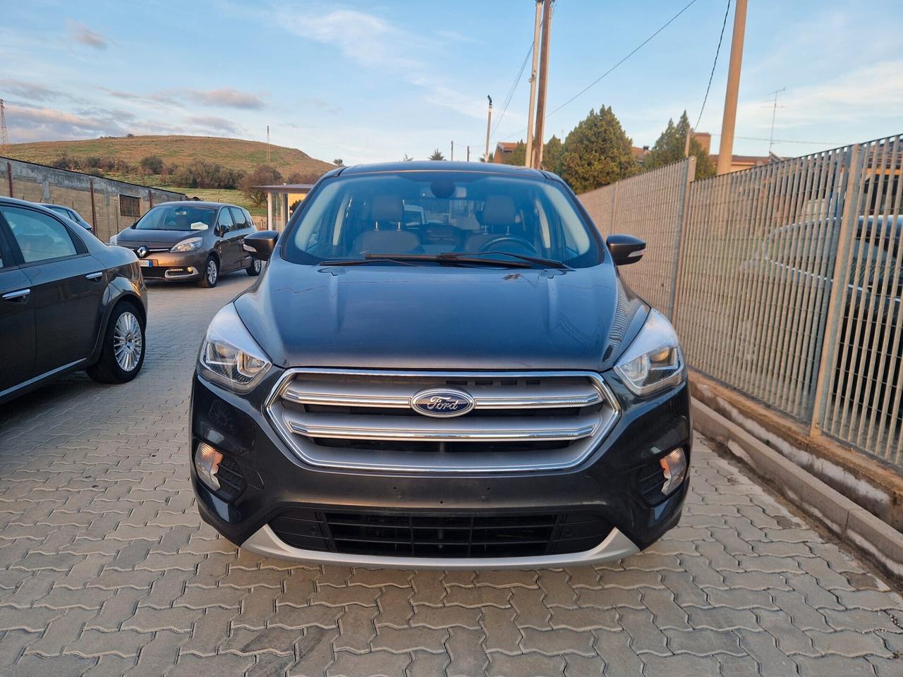 Ford Kuga 1.5 TDCI 120 CV S&S Powershift Edition