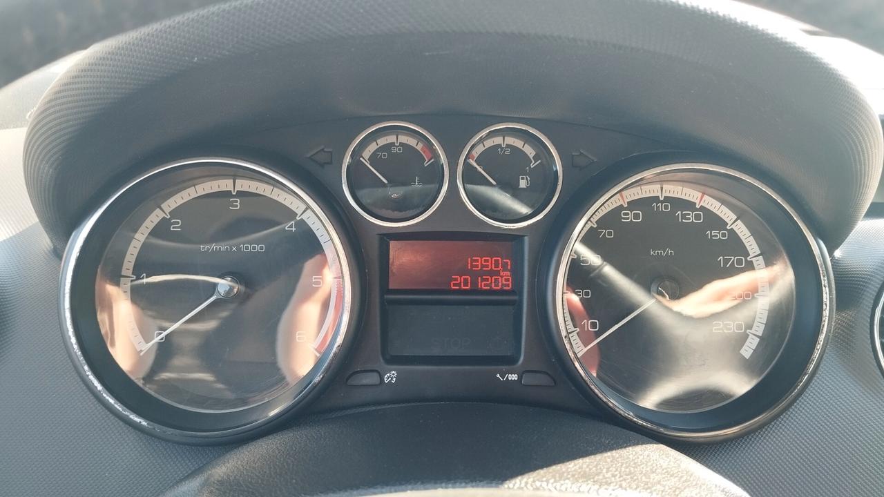PEUGEOT 308 1.6 DIESEL-2011
