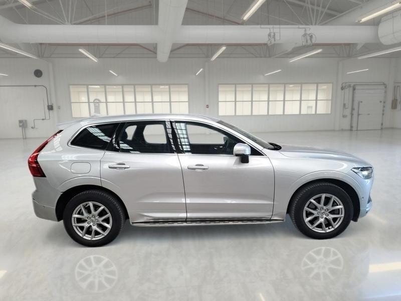 VOLVO XC60 B4 D AUTOMATICO MOMENTUM PRO SUV