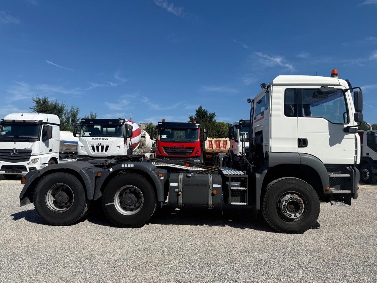 MAN 33.480 TGA trattore mezzo d'opera 6x4 imp.ribaltabile