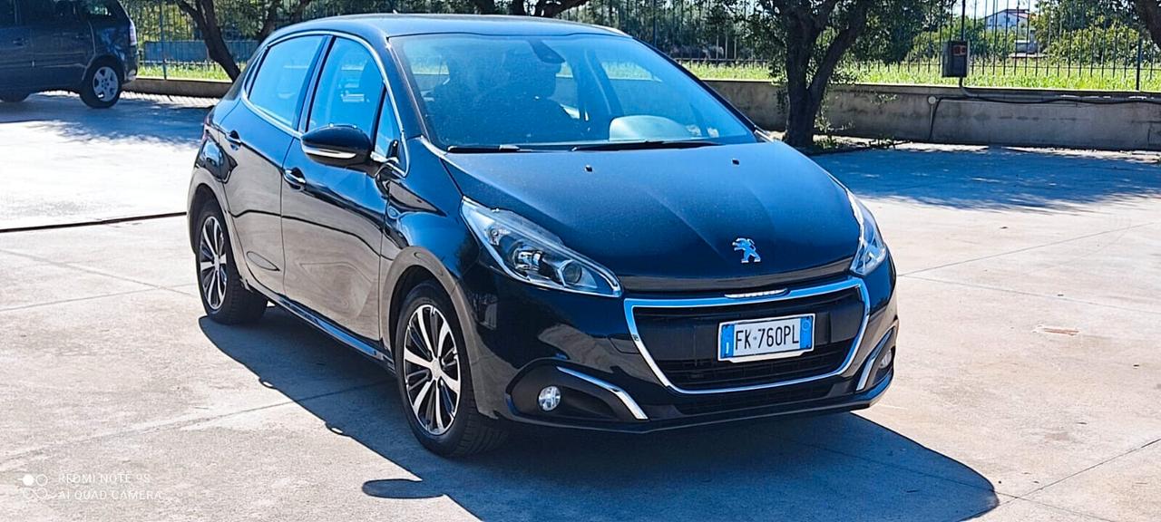 Peugeot 208 PureTech 82 5p. GPL Allure