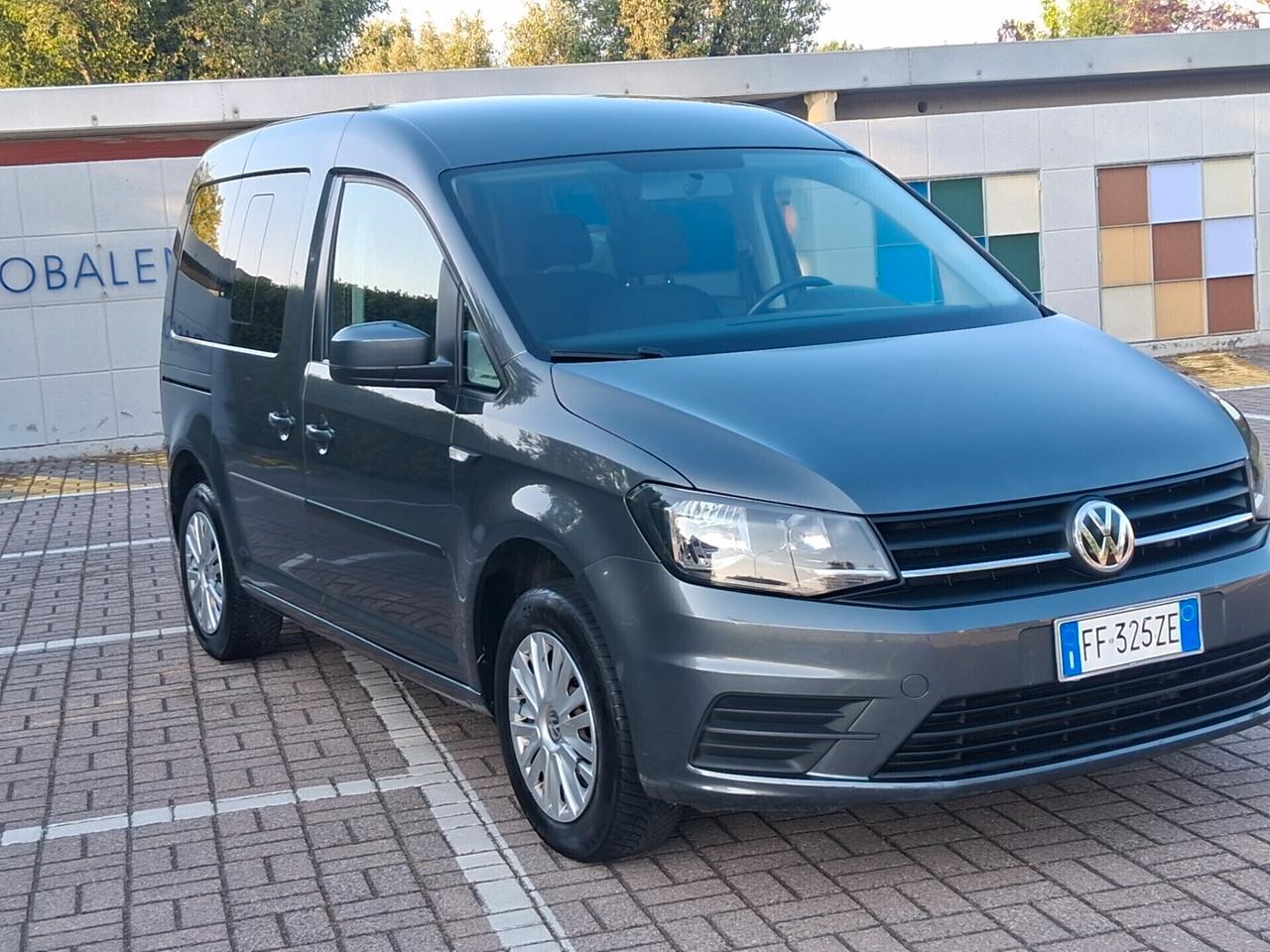 Volkswagen Caddy 2.0 TDI 102 CV Trendline..CELL 320 147 1147 WUATSAPP.