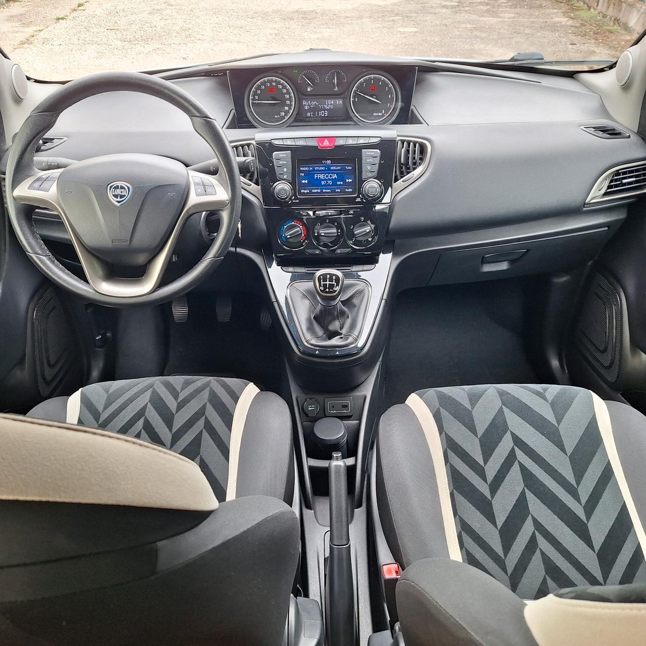 LANCIA YPSILON GARANZIA 12 MESI