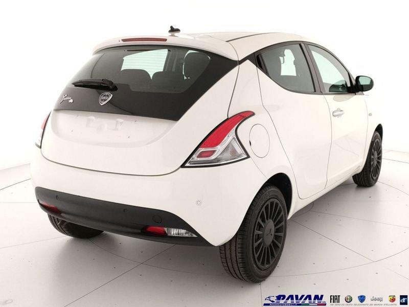 Lancia Ypsilon 1.0 FireFly 5 porte S&S Hybrid Ecochic Silver