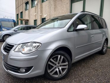 Volkswagen Touran 7 POSTI BENZINA METANO 2008