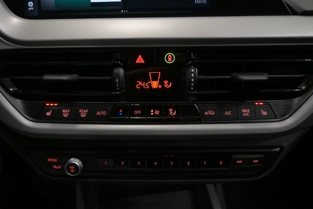 BMW 116D 115CV 6M. BUSINESS ADVANTAGE ( FARI LED - BMW DIGITAL COCKPIT - CLIMA BIZONA - CRUISE - NAVI - MIRROR - PDC )