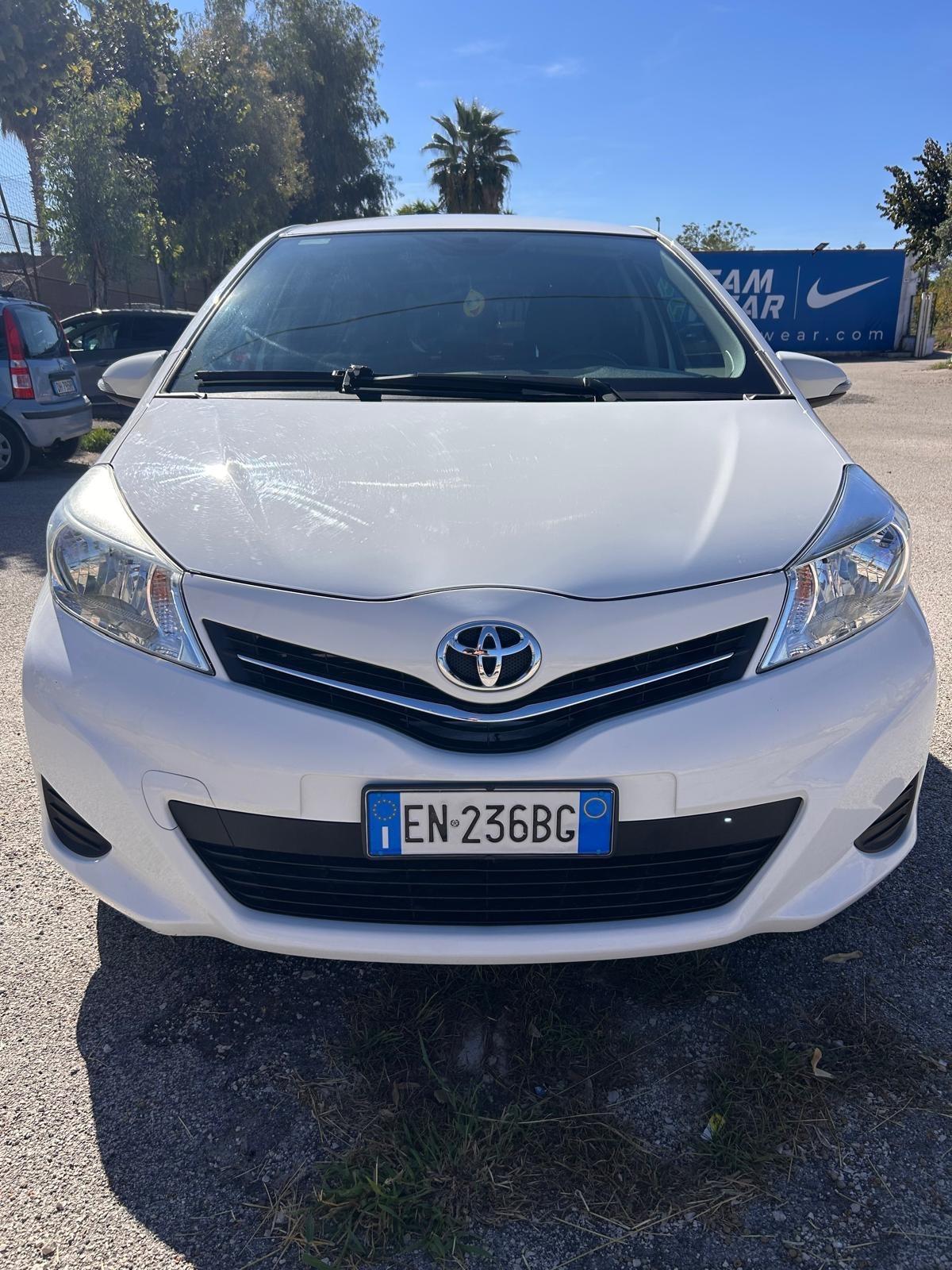 Toyota Yaris 1.4 D-4D 5 porte Lounge