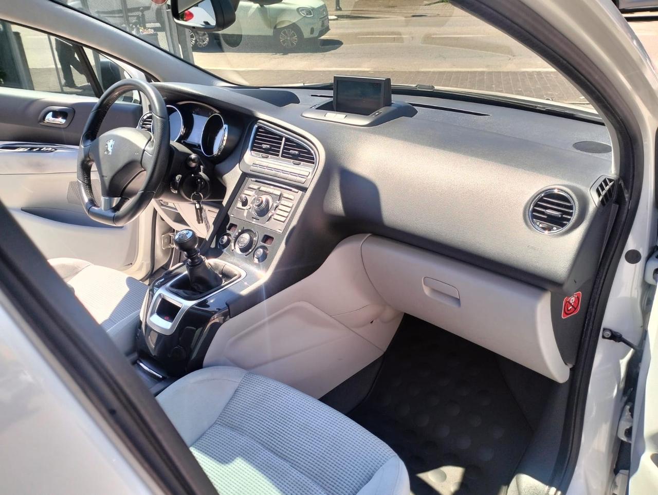 Peugeot 5008 2.0 HDi 150CV Allure 7 POSTI