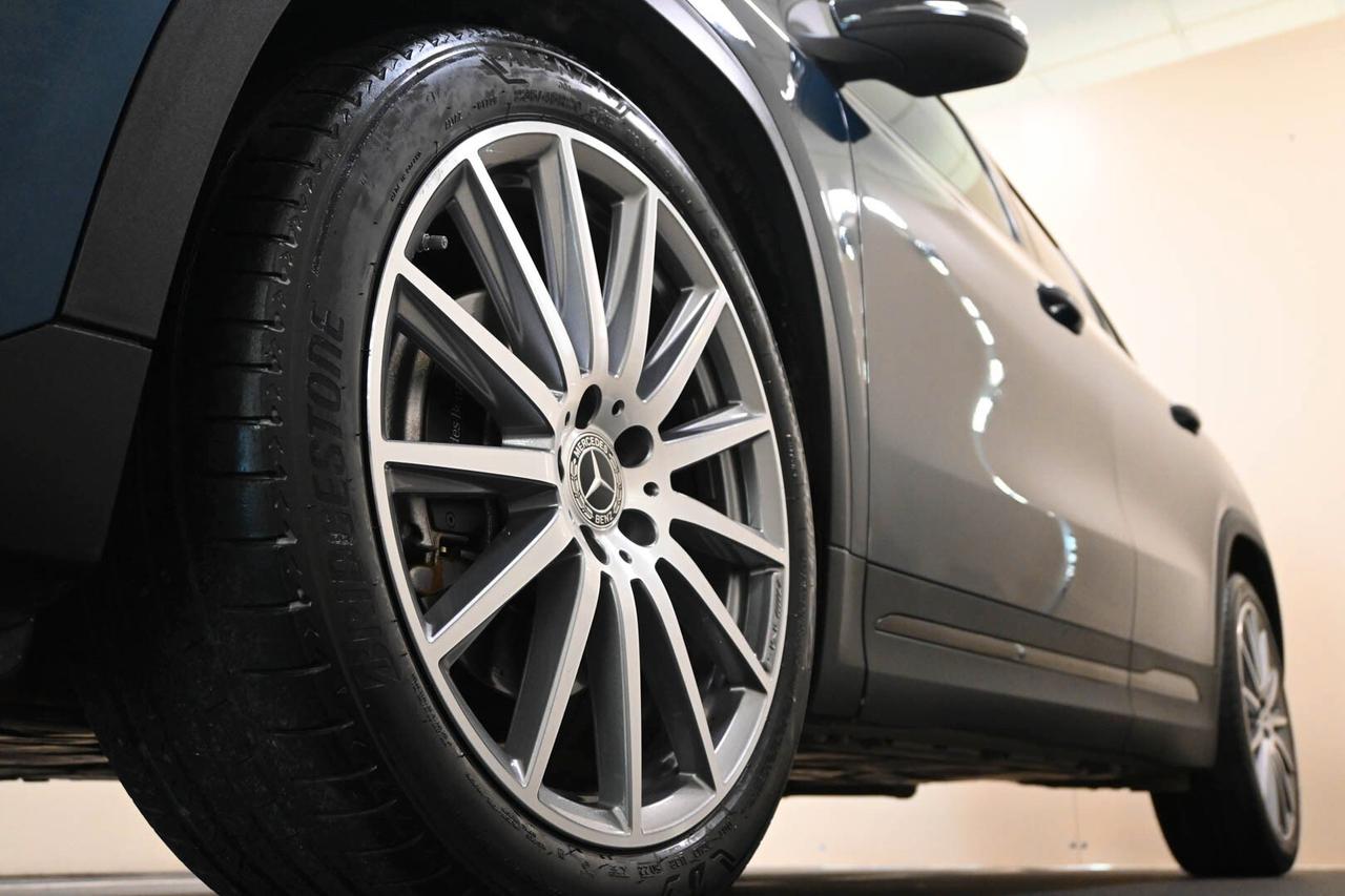 MERCEDES GLA (X156) GLA 200 d Automati...