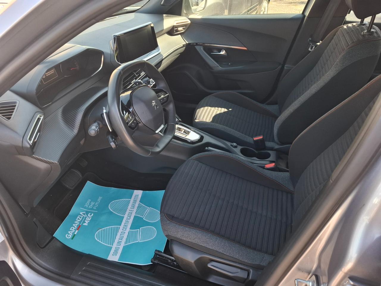 Peugeot 2008 1.2 benzina 130cv anno 2023