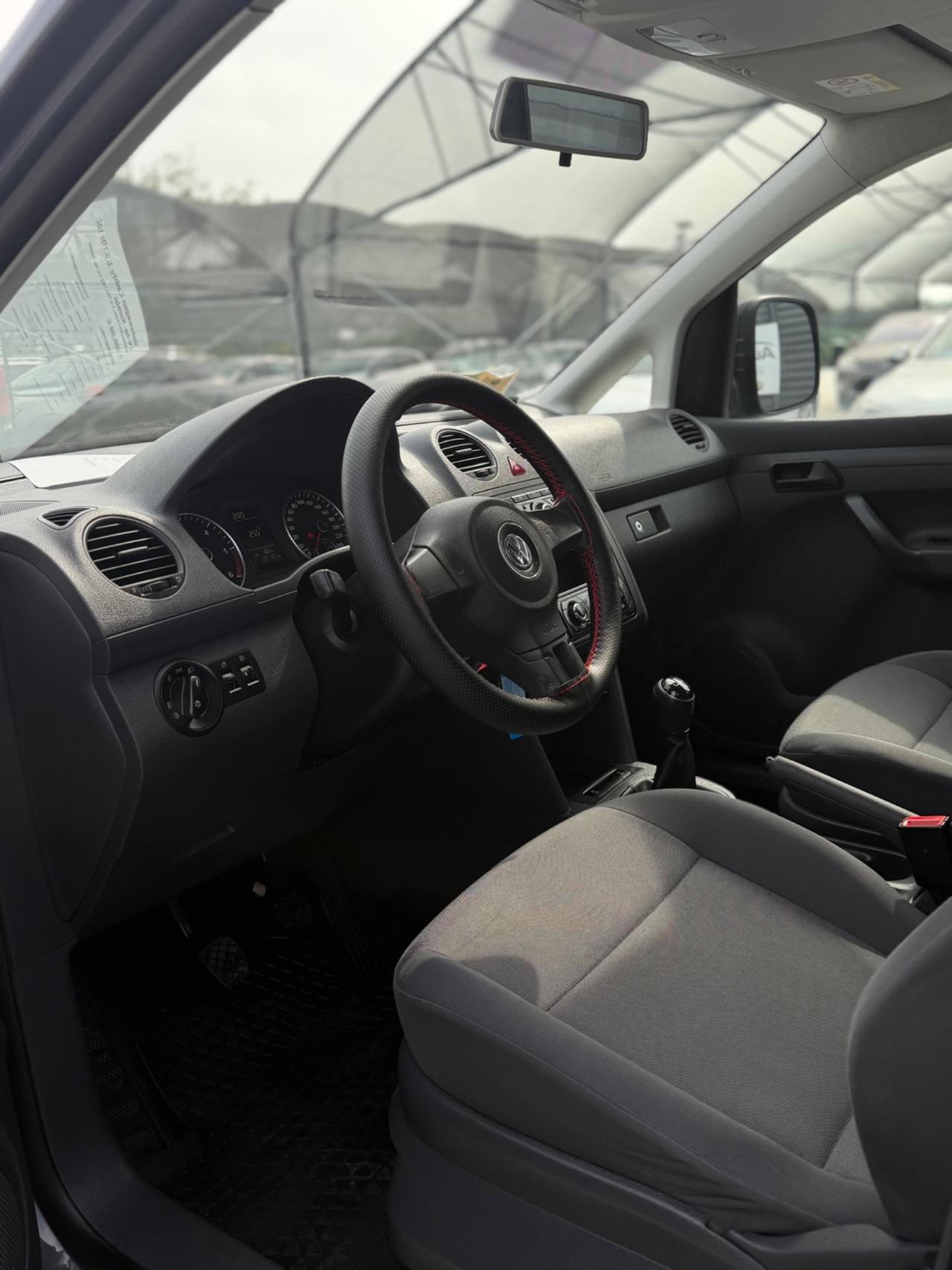 Volkswagen Caddy 1.6 TDI 102 CV 4p. Kombi Gancio traino