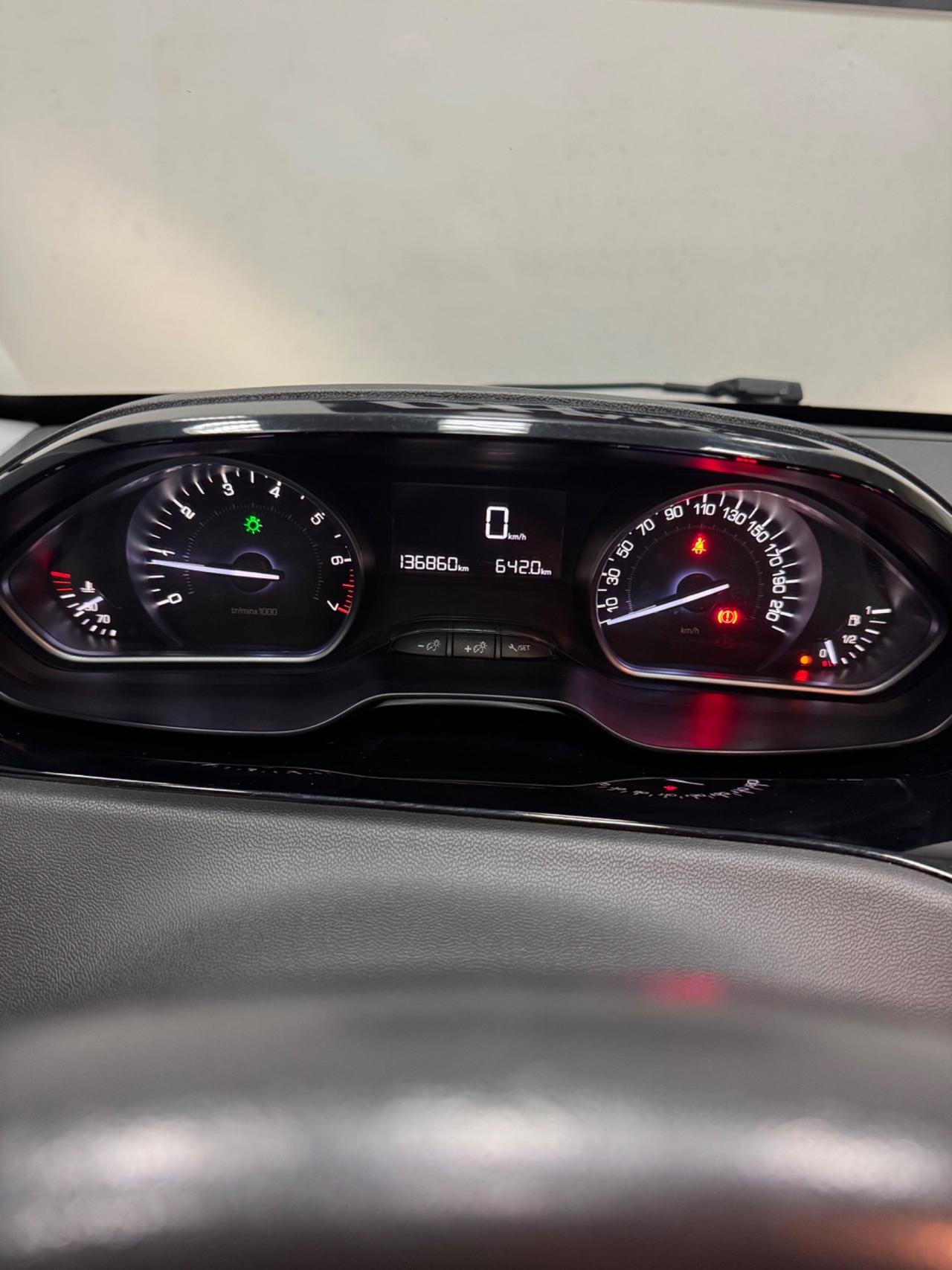 Peugeot 208 PureTech 82 5 porte Allure
