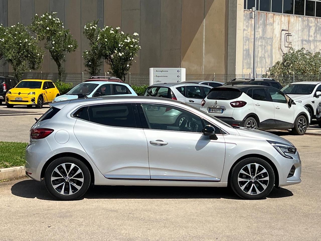 Renault Clio Full Hybrid E-Tech 145 CV 5 porte Techno solo 6000 km
