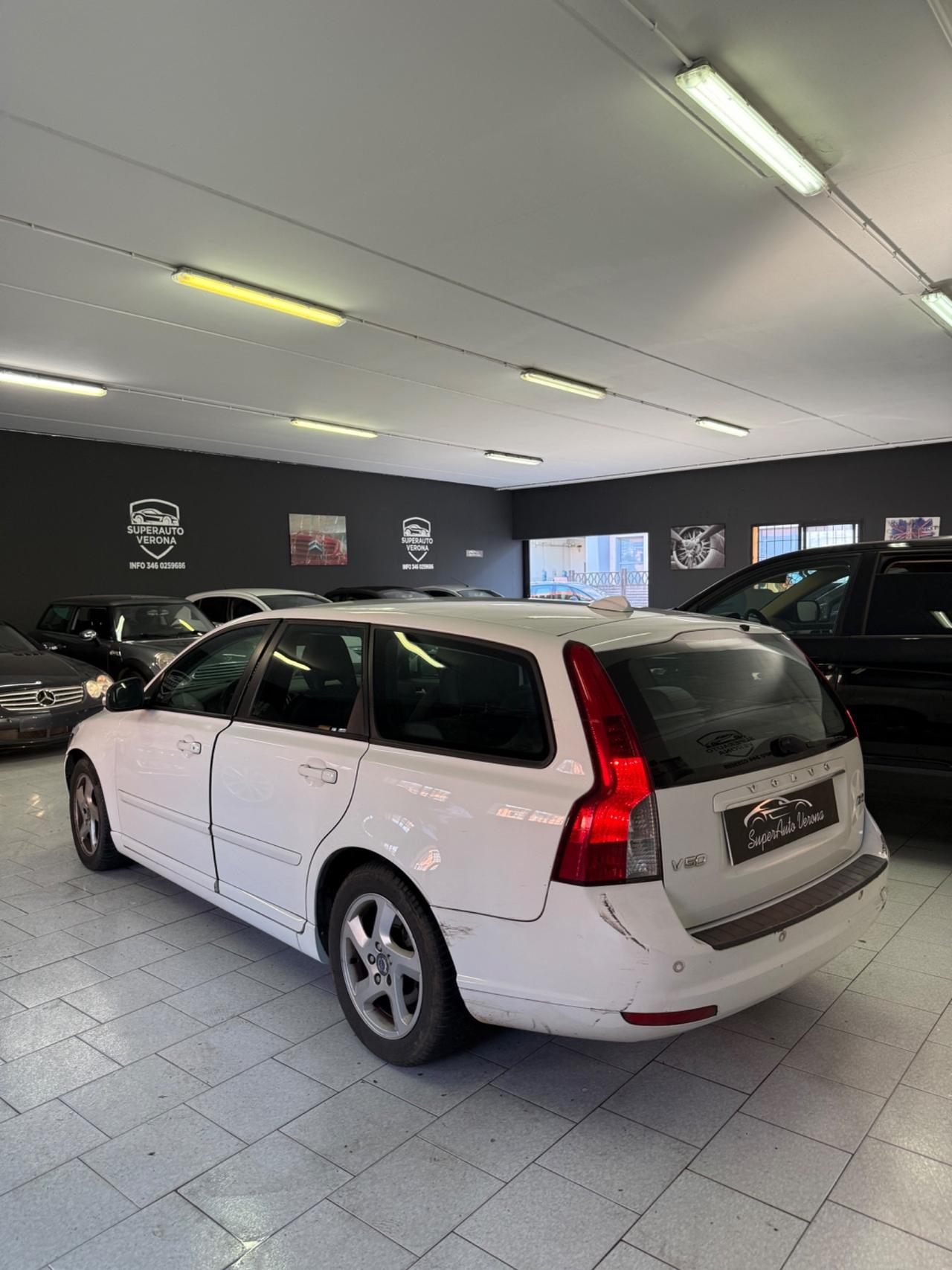 Volvo V50 D2 R-design