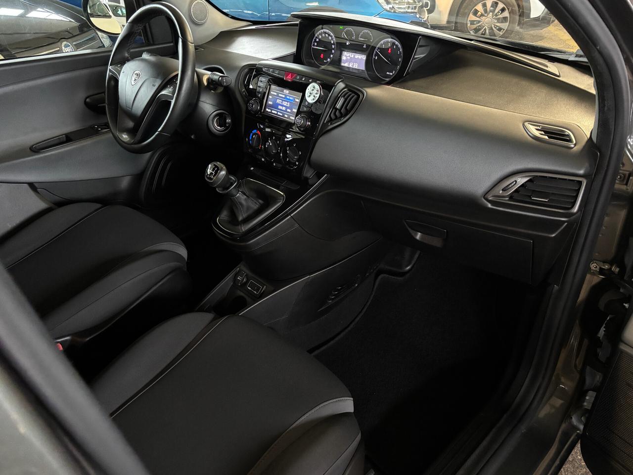 Lancia Ypsilon 0.9 TwinAir 85 CV Metano Ecochic Platinum