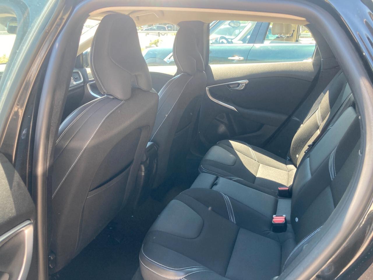 Volvo V40 D2 Geartronic Kinetic