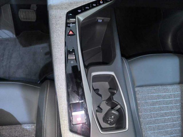 PEUGEOT e-3008 - motore elettrico (73kWh) 210 CV Allure Busin