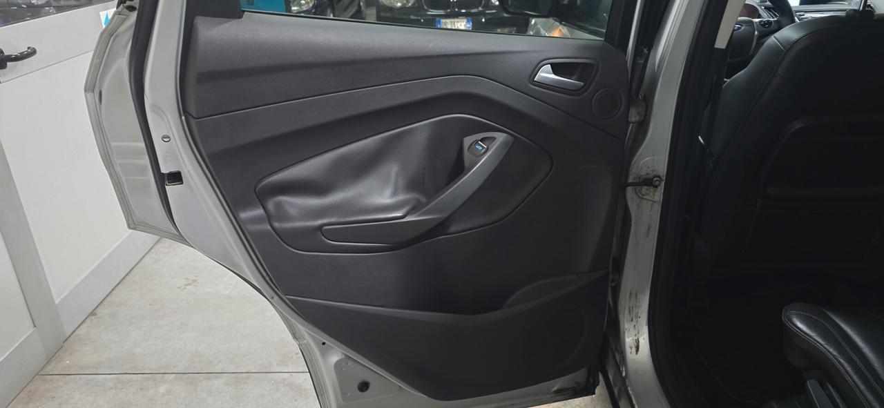 Ford Kuga 2.0 TDCI 140 CV 4WD Business