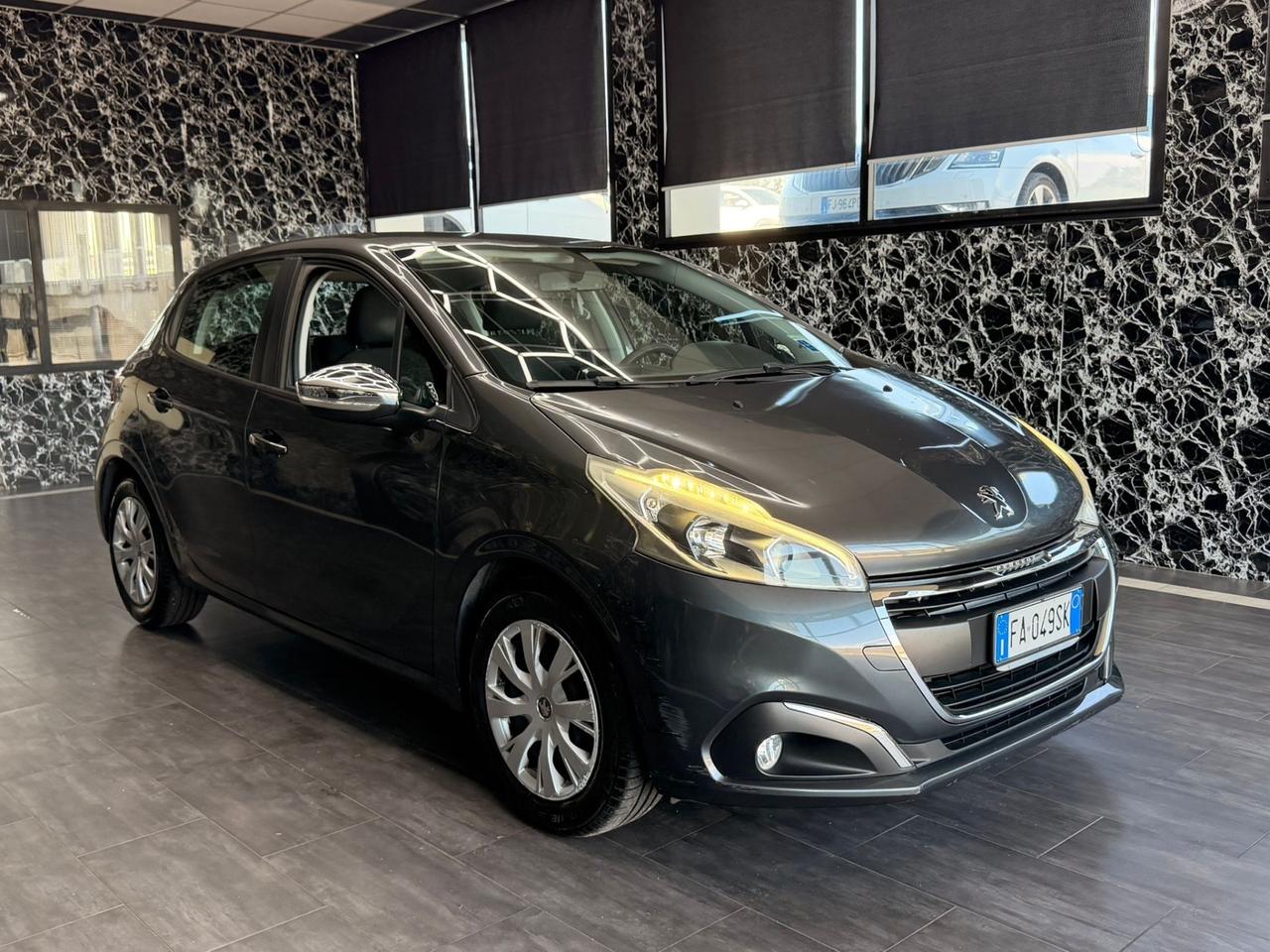 Peugeot 208 1.4 HDi 68 CV 5 porte Allure