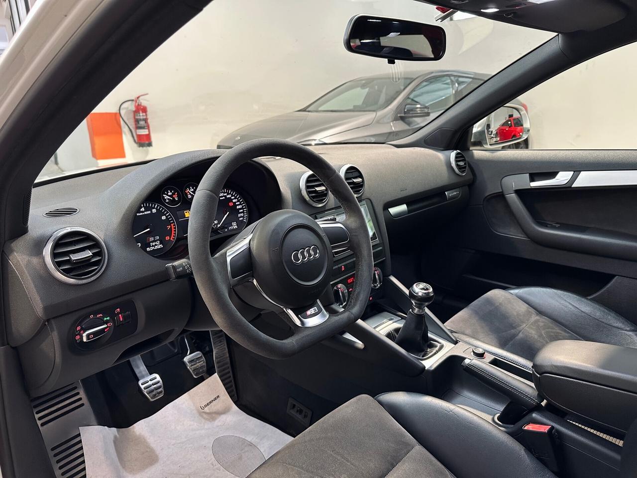Audi S3 Sportback 2.0 TFSI QUATTRO-ALCANTARA-CAR PLAY