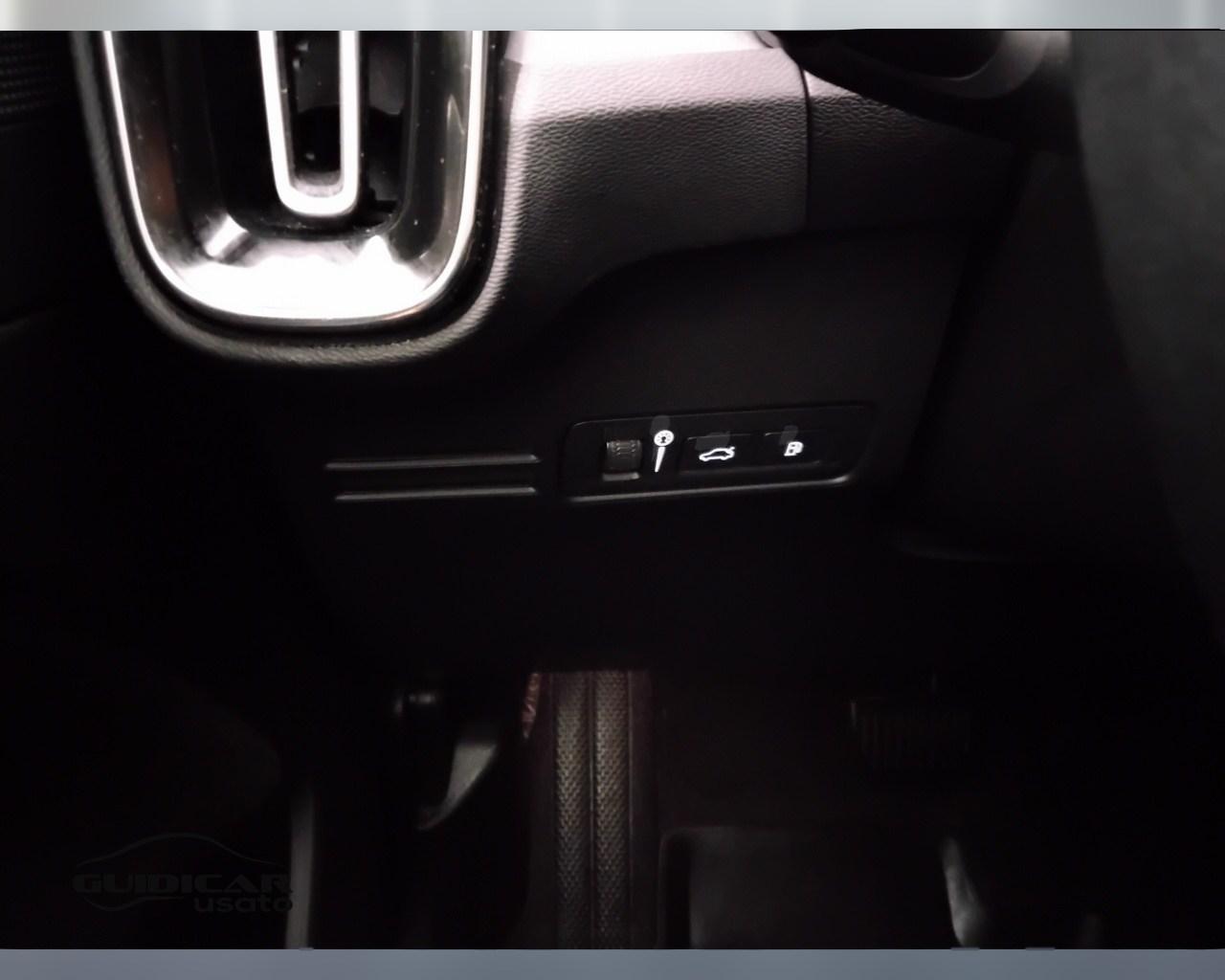 VOLVO XC40 2023 - XC40 1.5 t5 recharge phev Core auto