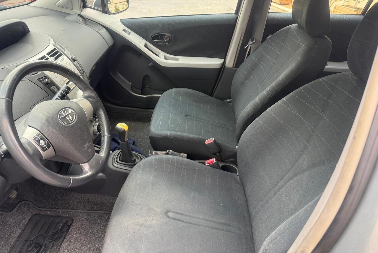 Toyota Yaris 1.0 5 porte