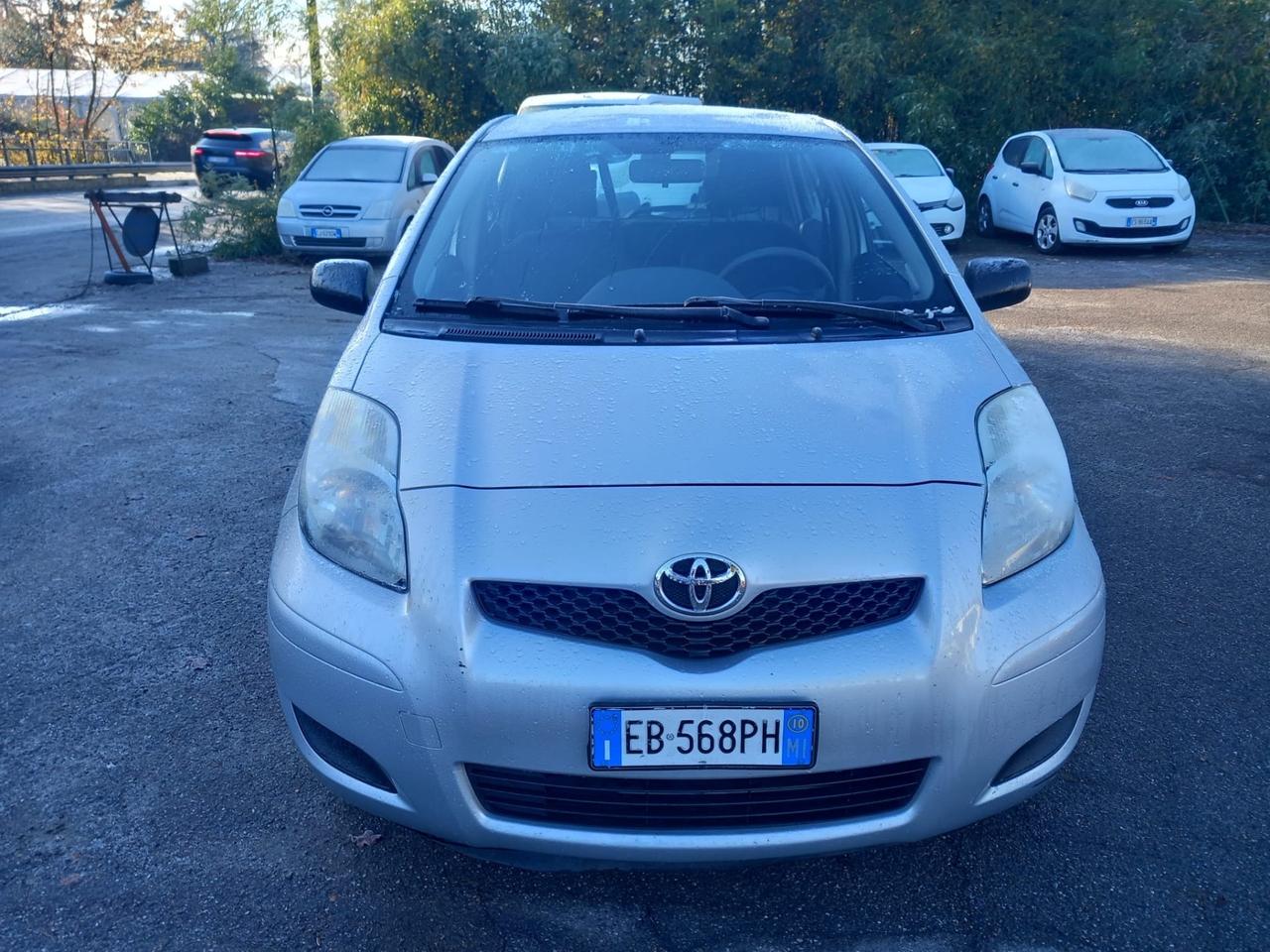 Toyota Yaris 1.0 5 porte