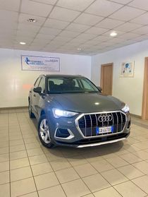 AUDI Q3 35 TDI S tronic Business Advanced