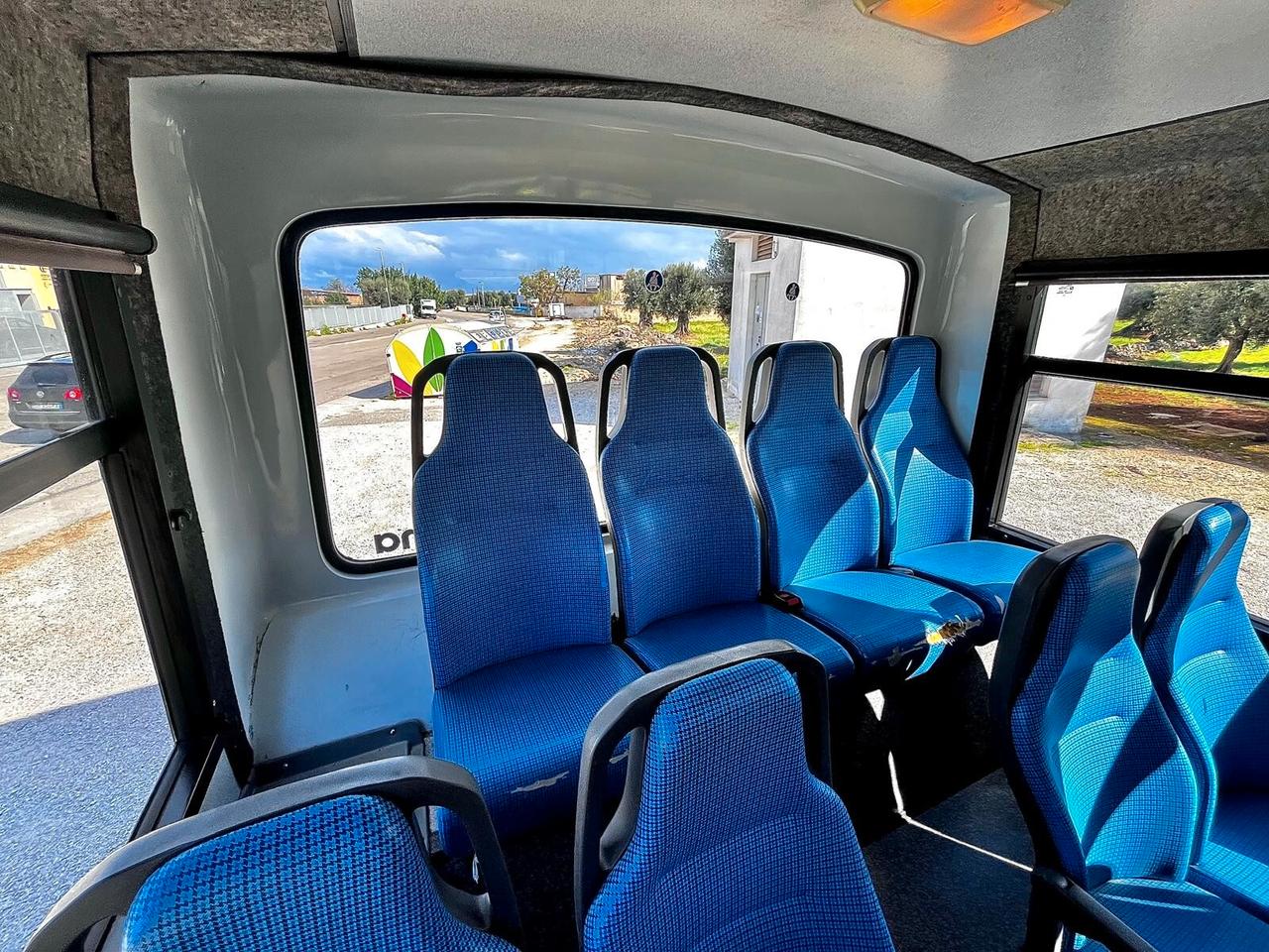 AUTOBUS IVECO DAILY 49E12 UNICO PROPRIETARIO 24 POSTI