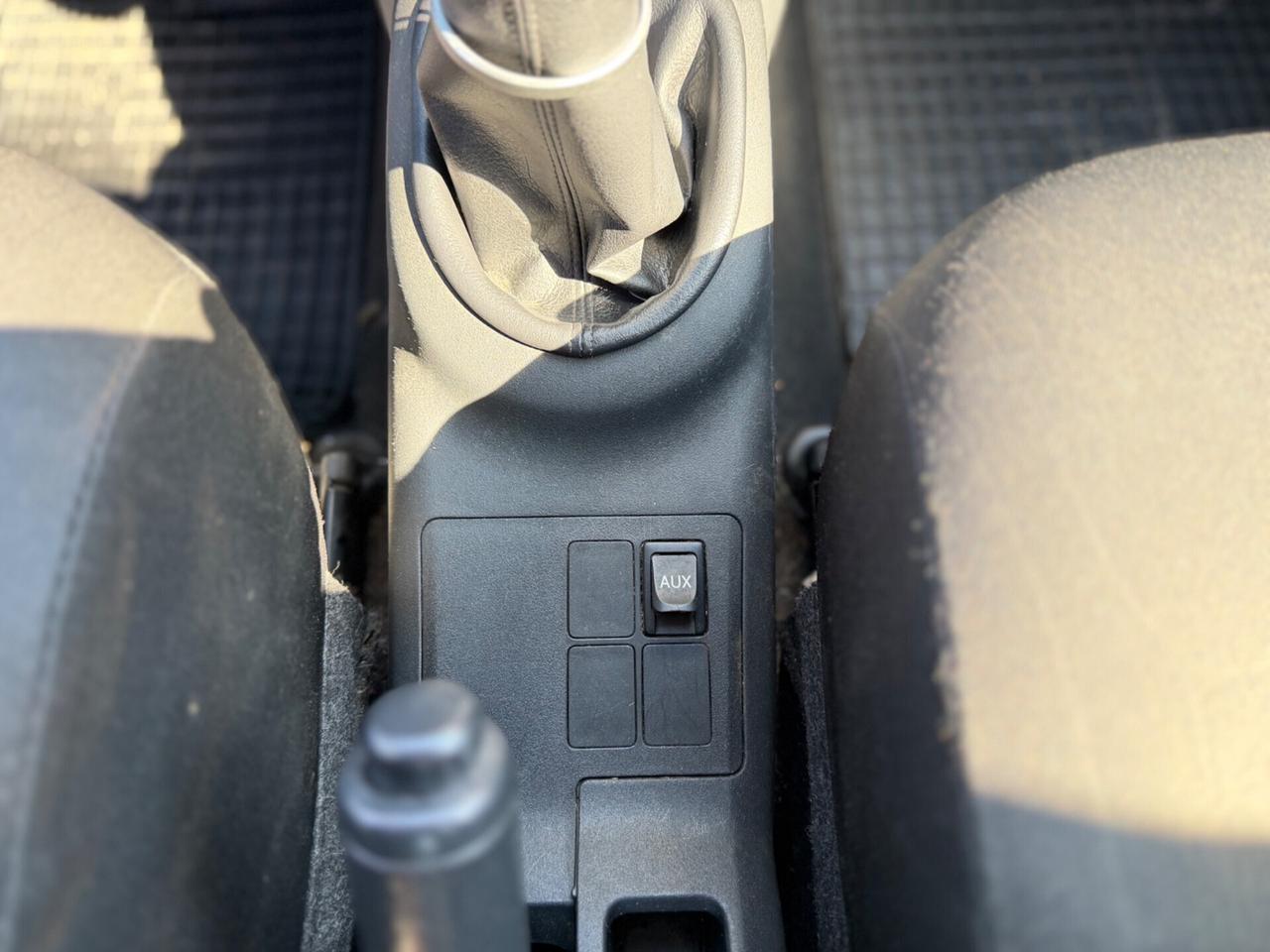 Toyota Yaris 1.0 5 porte Sol