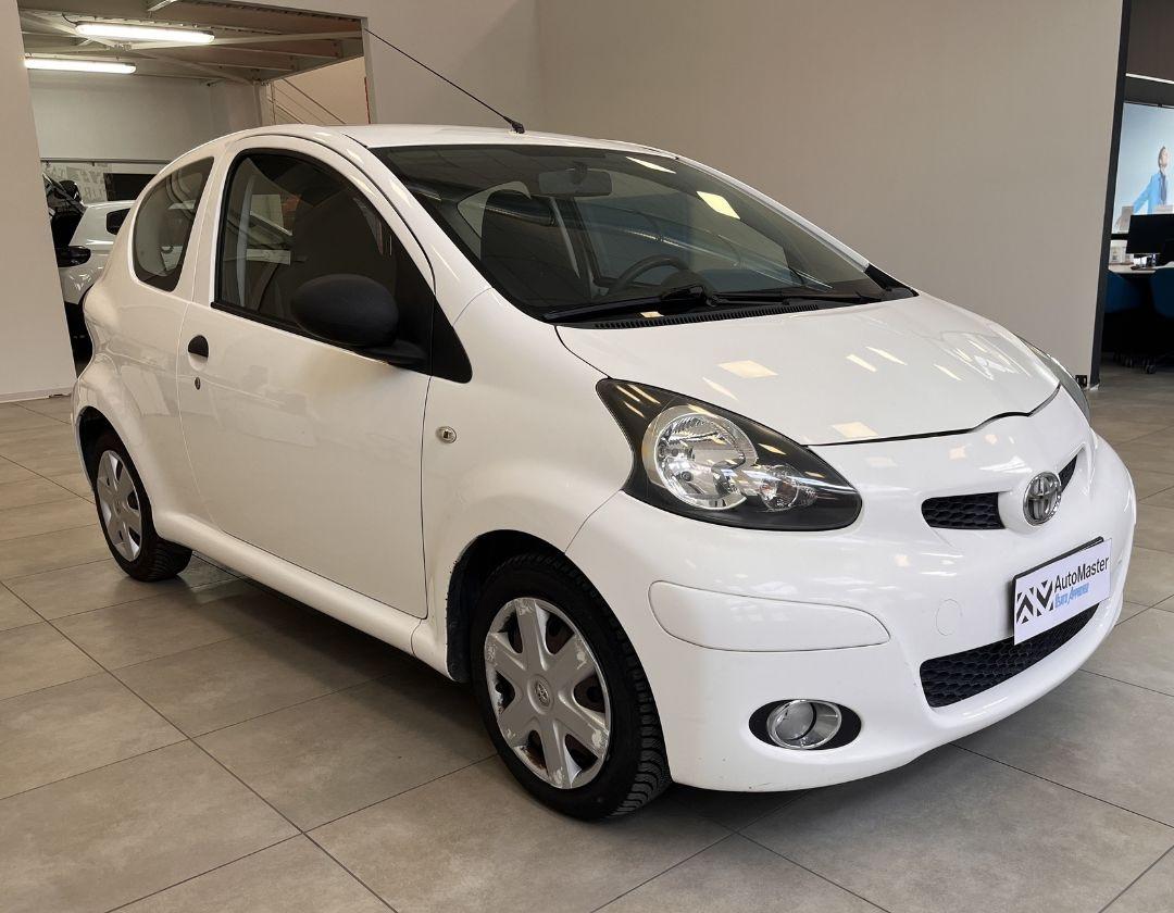 TOYOTA Aygo 1ª serie - Aygo 1.0 12V VVT-i 3 porte Now Connect
