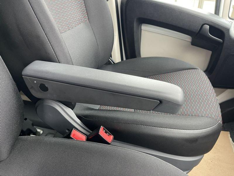 Peugeot Boxer 330 2.0 BlueHDI 110CV L1H1 Comf. Affaire COMBI E6