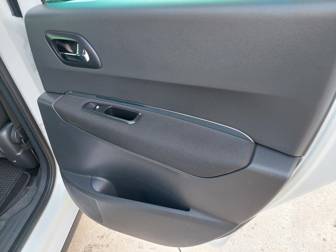 Peugeot 3008 1.6 HDi 110CV cambio robotizzato