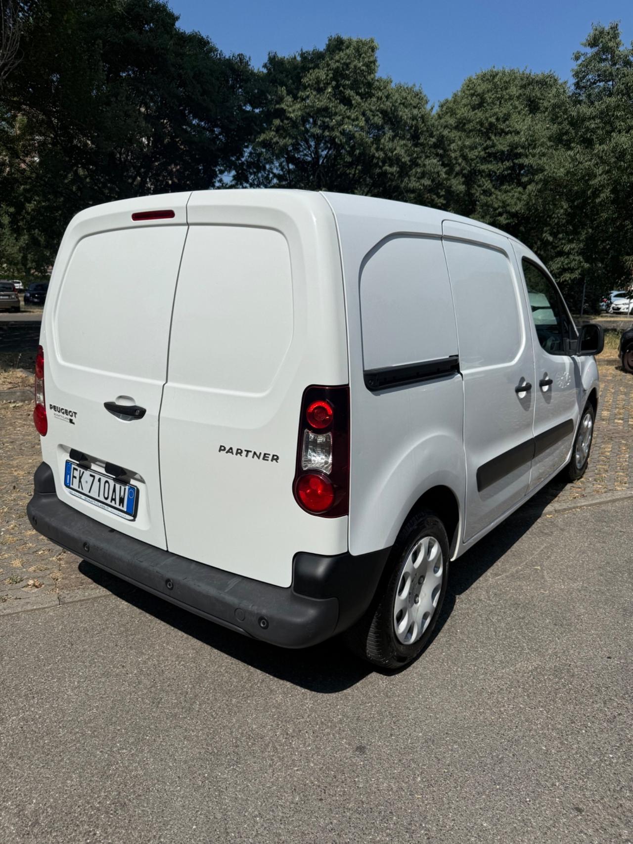 Peugeot Partner BlueHDi 100 ETG6 S&S L1 Furgone Pro