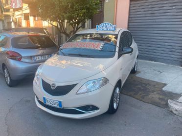 Lancia Ypsilon 1.2 69 CV 5 porte Silver