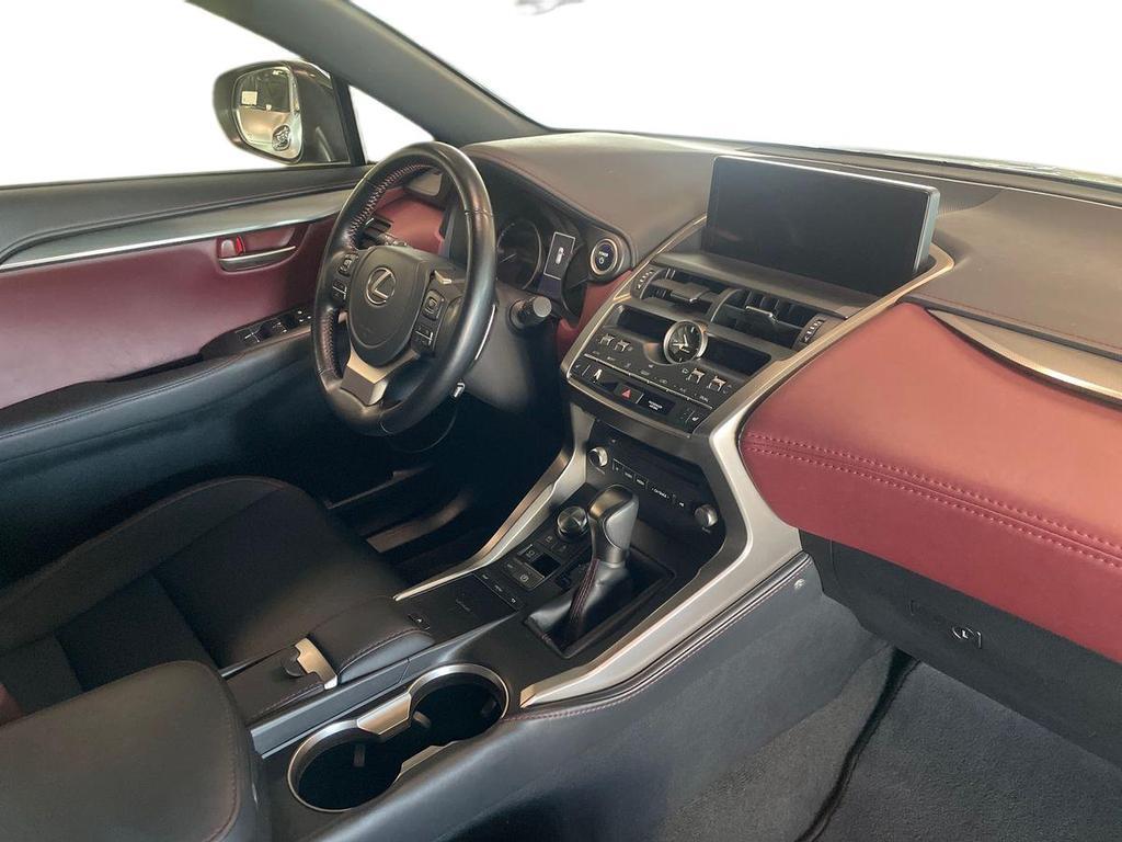 Lexus NX 300 300 2.5 Hybrid F-Sport 4WD CVT