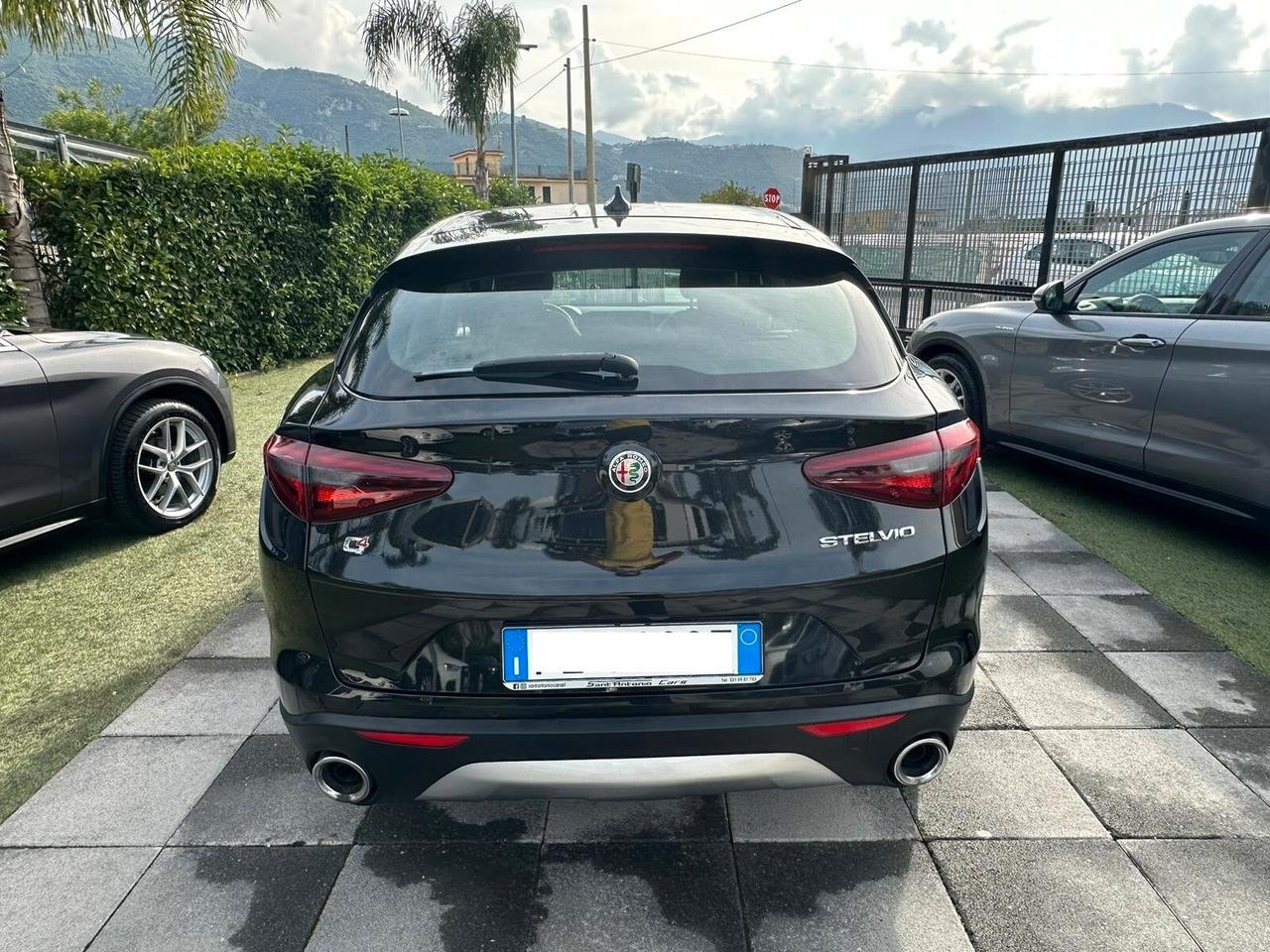 Alfa Romeo Stelvio 2.2 Turbodiesel 210 CV AT8 Q4 Executive CERCHI DA 20''