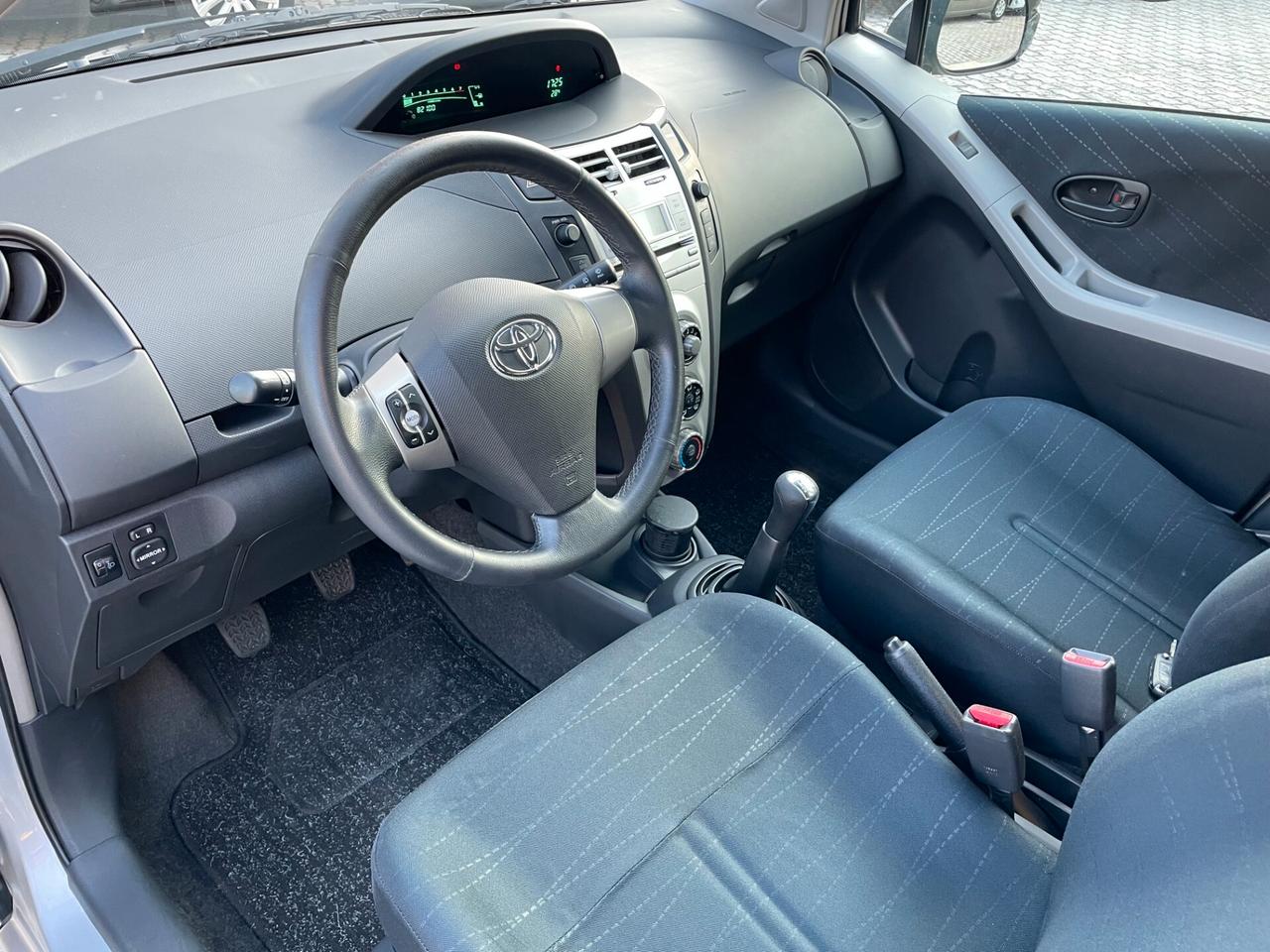 Toyota Yaris 1.3 5 porte Luna