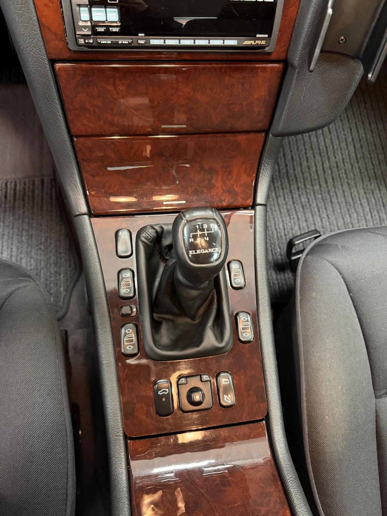 Mercedes-benz E 200 cat Elegance