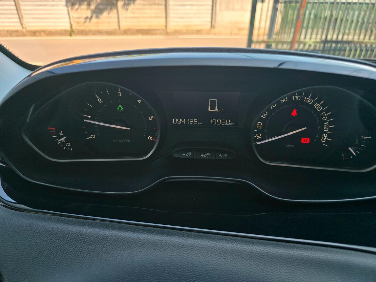 Peugeot 208 1.6HDI 75CV Allure 94000KM-2018